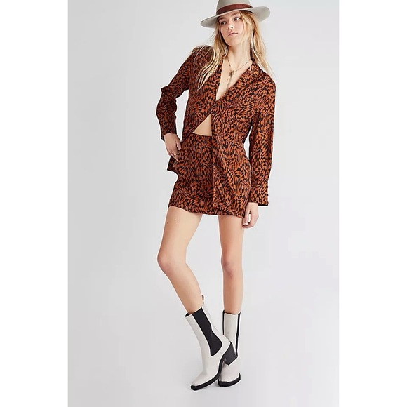 Free People x REVOLVE Brown Abstract Beatrice Mini *SKIRT* in Coffee Print Sz 6 - Picture 2 of 12